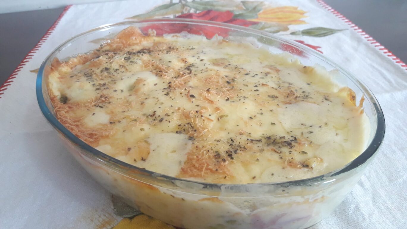 Receita de Brócolis ao Molho Branco Gratinado: O Acompanhamento Perfeito e Cremoso!