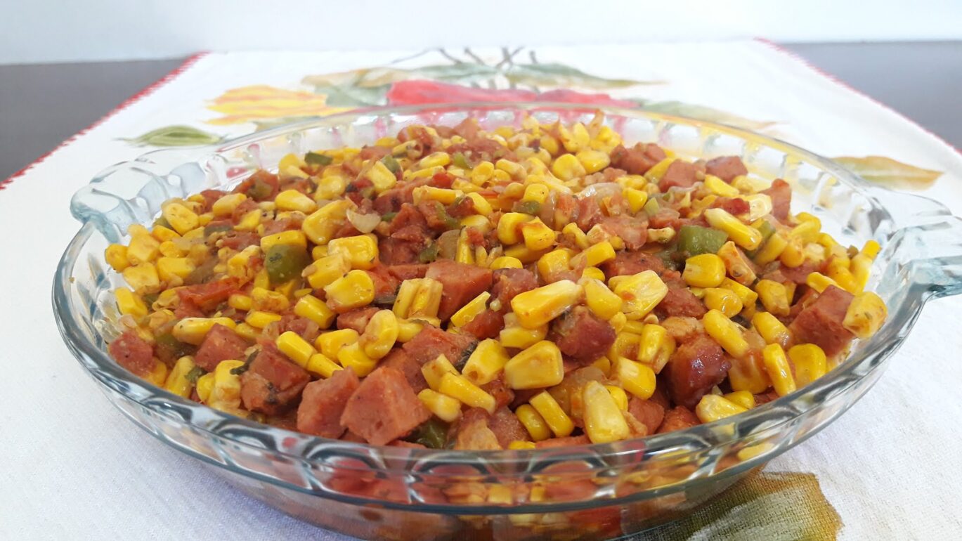 Receita de Milho Refogado com Bacon e Calabresa: O Acompanhamento Perfeito em Minutos!