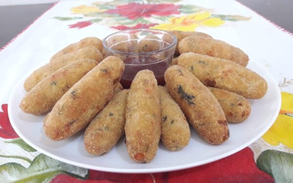 Croquete de Frango Perfeito – A Receita de Croquete de Frango Fácil que Fica Cremosa e Não Estoura!