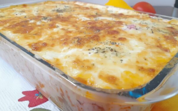 Arroz de Forno com Linguiça Calabresa – A Receita Cremosa e Fácil que Vai Conquistar Sua Família!