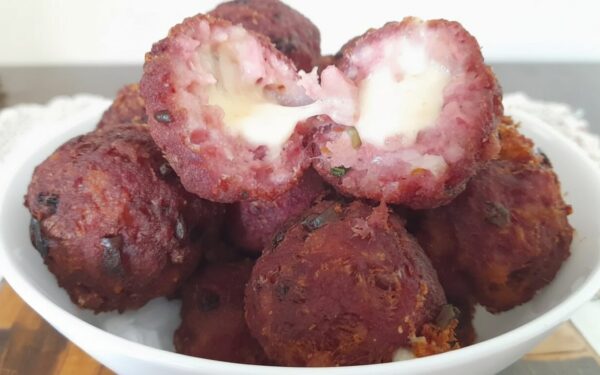 Bolinho de Linguiça com Queijo – A Receita Perfeita Para um Happy Hour Inesquecível!